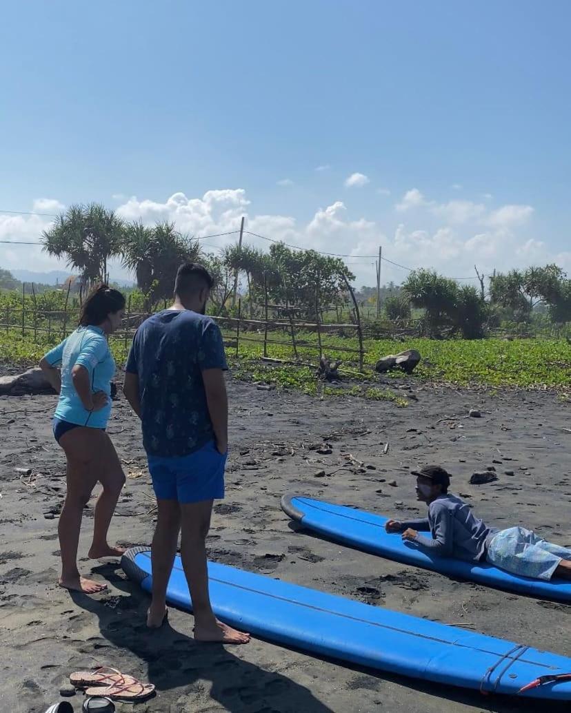 Medewi Good Vibes Stay&Surf Jembrana Eksteriør billede